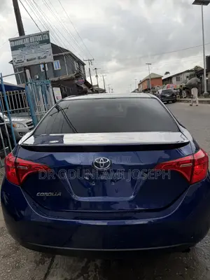 Toyota Corolla SE 4dr Sedan (1.8L 4cyl CVT) 2017 Blue