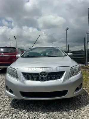 Toyota Corolla 2010 Silver