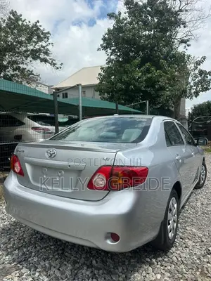 Toyota Corolla 2010 Silver