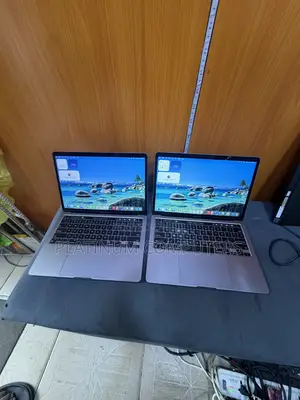 Laptop Apple MacBook Pro 2022 M2 16GB Apple M2 SSD 512GB