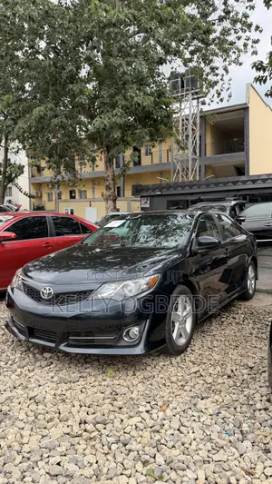 Toyota Camry SE Sport 4dr Sedan (2.5L 4cyl 6A) 2014 Blue
