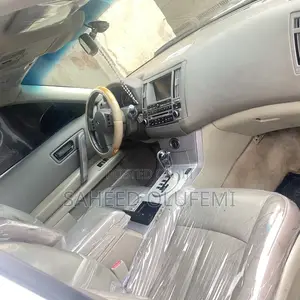 Infiniti FX35 2002 White