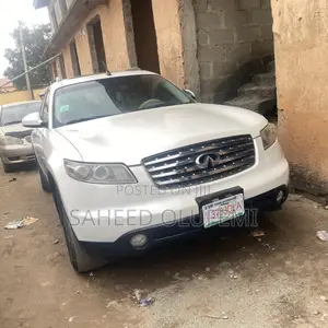 Infiniti FX35 2002 White