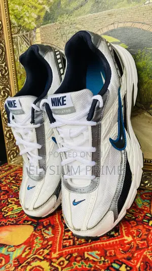 Nike Initiator