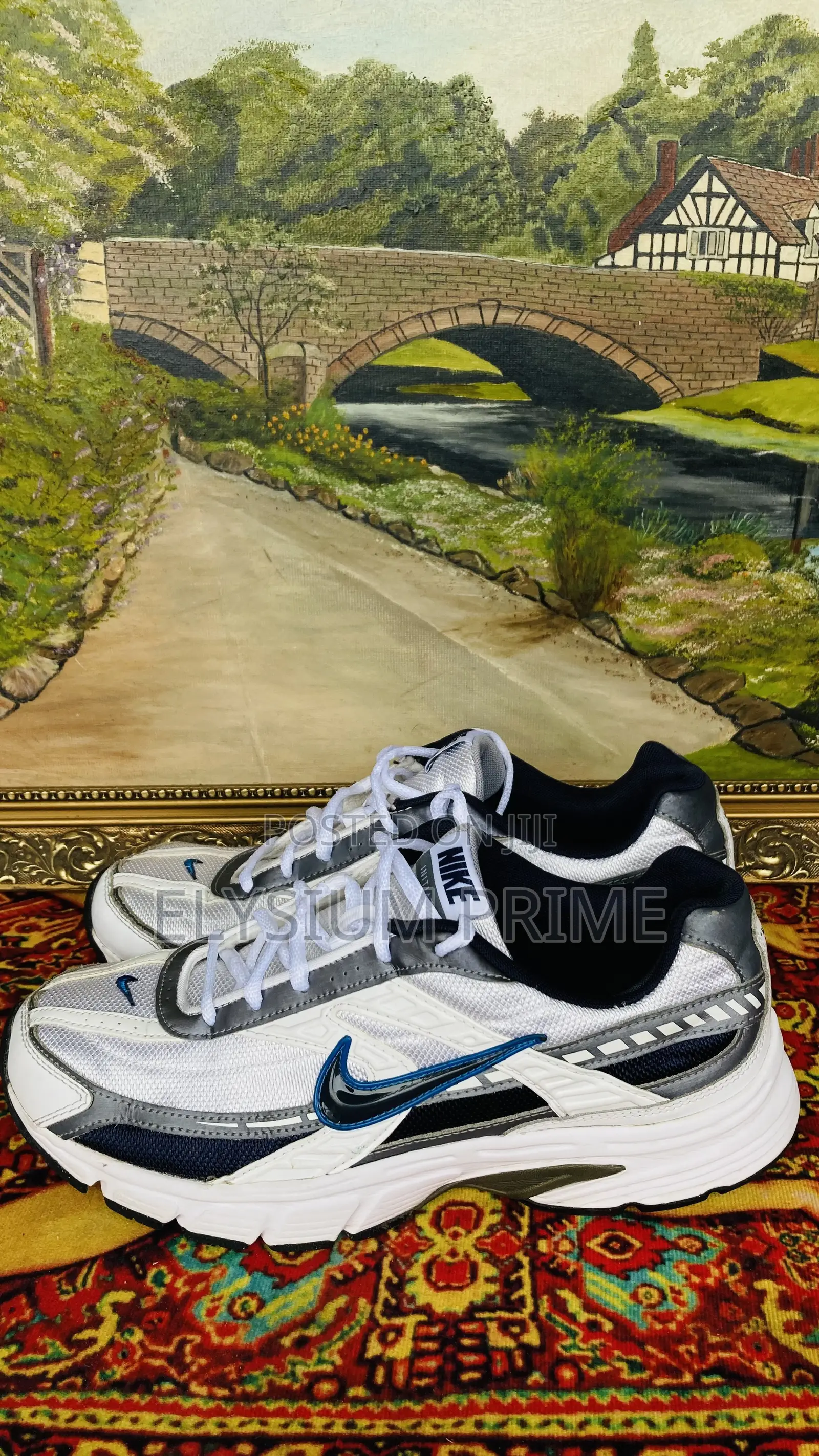 Nike Initiator