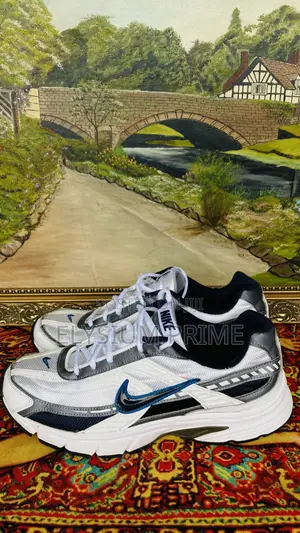 Nike Initiator