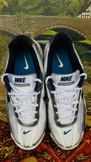 Nike Initiator