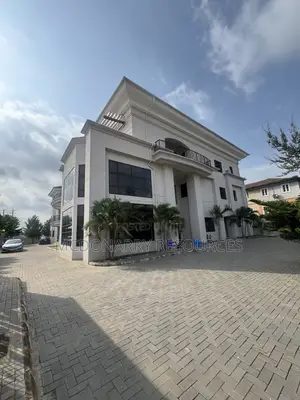 4bdrm Condo in Private Property, Maitama for sale
