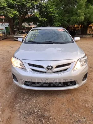 Toyota Corolla LE 4dr Sedan (1.8L 4cyl 4A) 2012 Silver