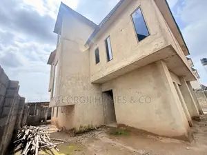6bdrm Duplex in Dakwo District for sale