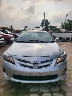Toyota Corolla 2012 Silver