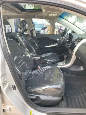 Toyota Corolla 2012 Silver