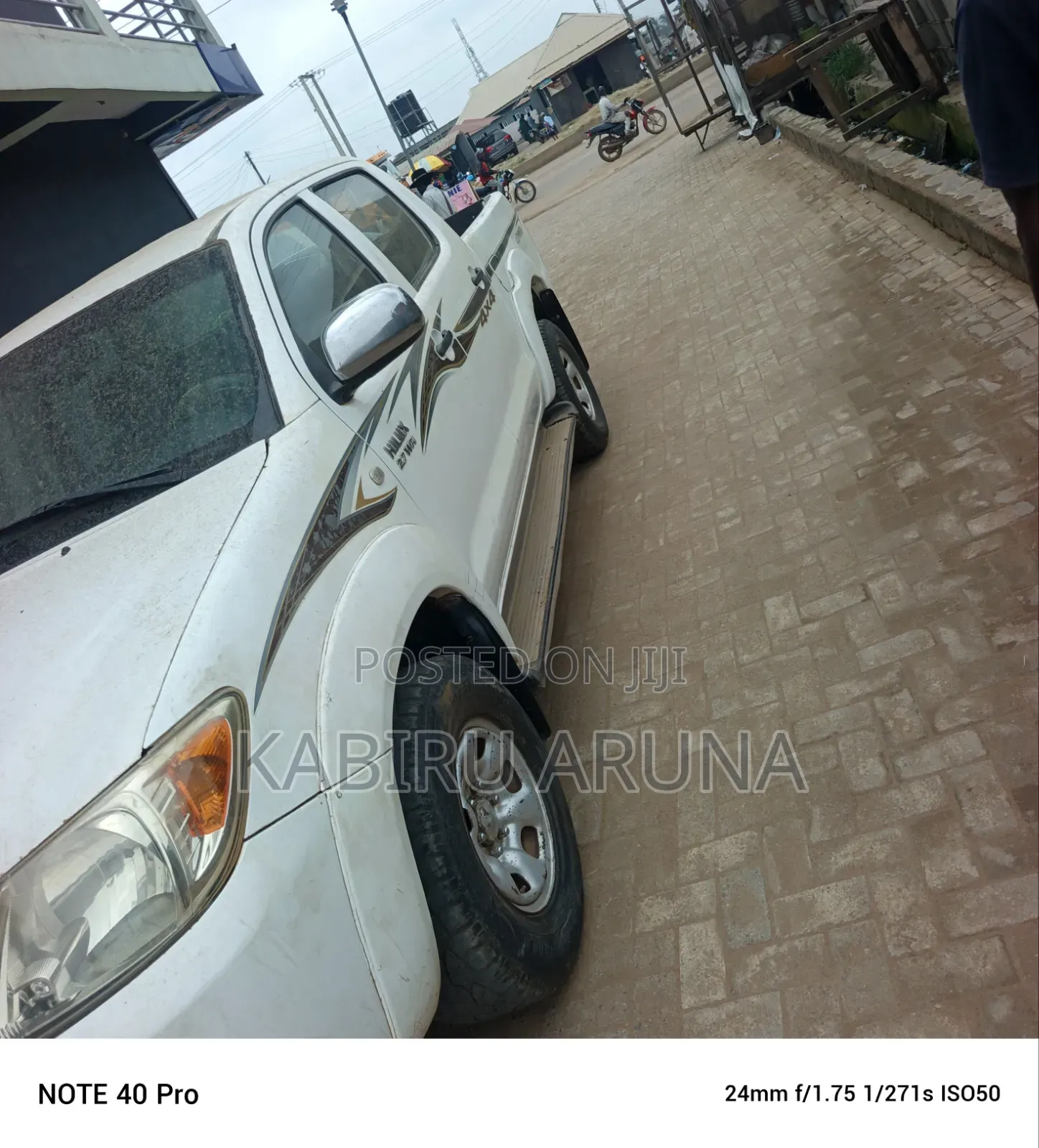 Toyota Hilux 2010 White