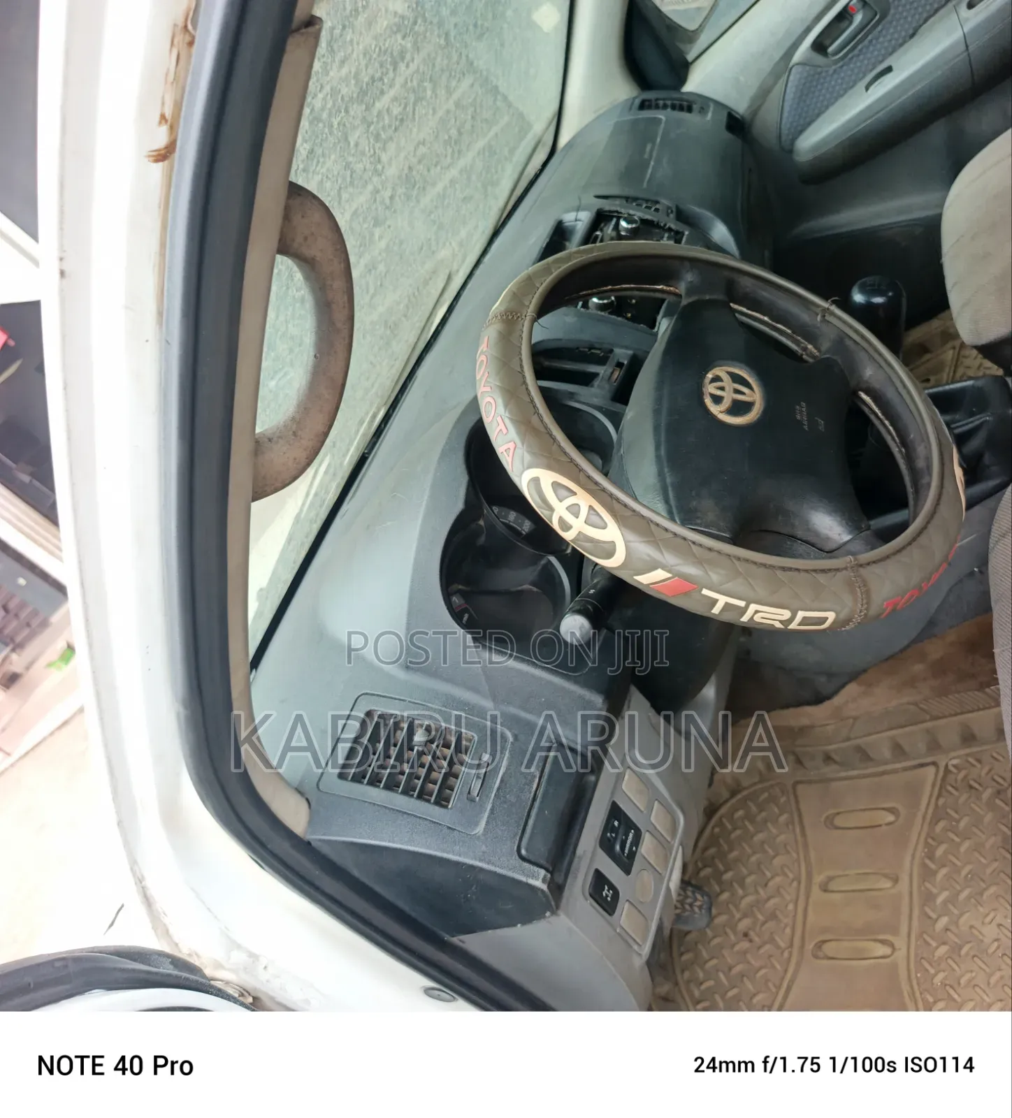 Toyota Hilux 2010 White