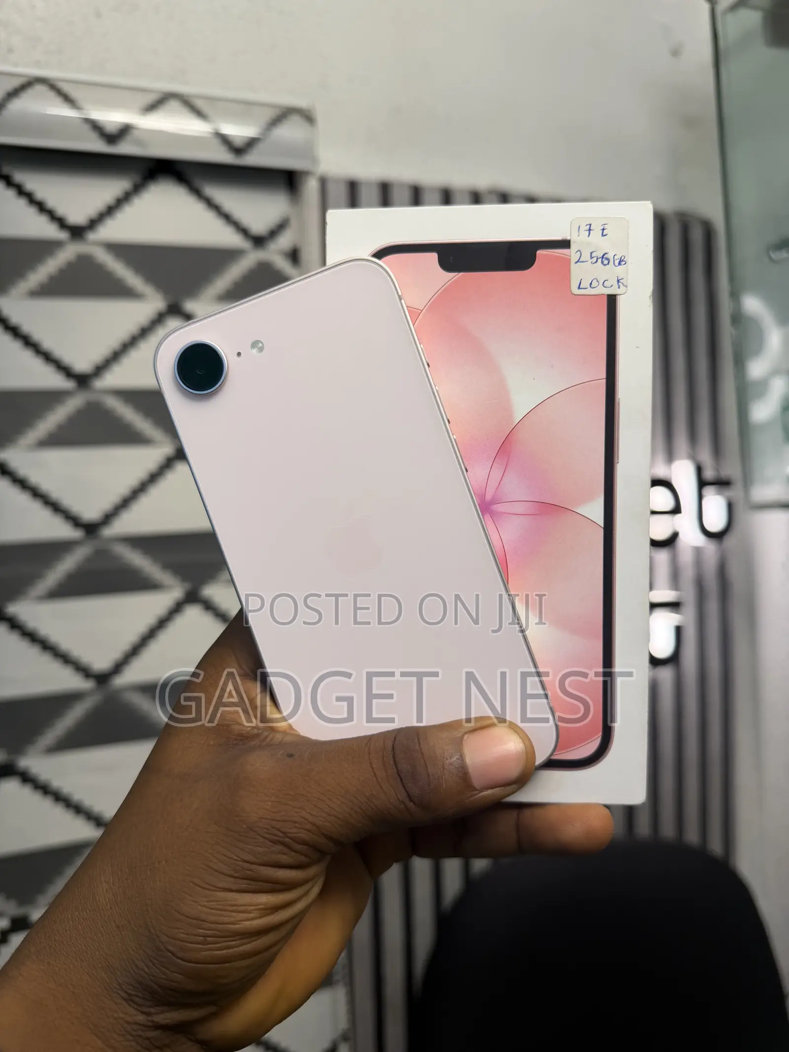 New Apple iPhone 17e 256 GB Pink