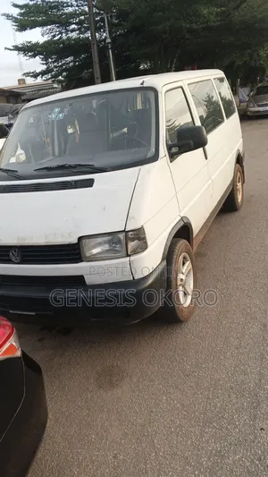 Volkswagen Transporter 2000 White