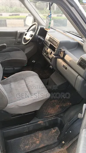 Volkswagen Transporter 2000 White
