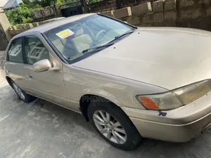Toyota Camry Automatic 1999 Gold