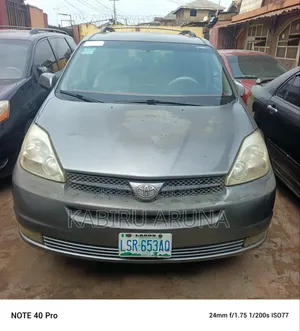 Toyota Sienna 2006 Gray