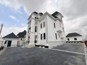 6bdrm Duplex in Dakwo District for sale
