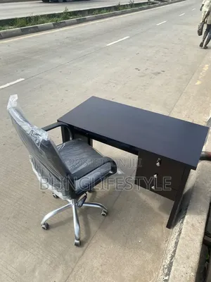 Big Office Desk and Chair. Big Office Table With Chair.