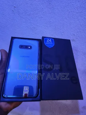 New Samsung Galaxy S10e 128 GB Blue