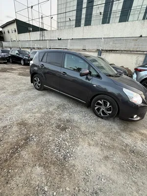 Toyota Verso 2015 Gray