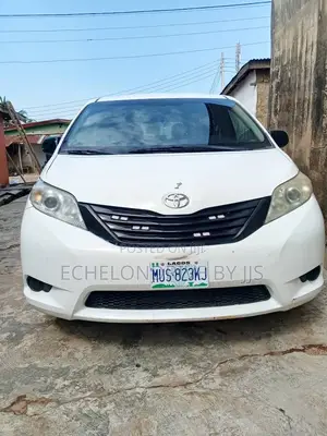 Executive at Cheap Rate - Toyota Sienna 2014 for Hire Services
