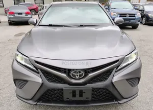 Toyota Camry 2018 Gray