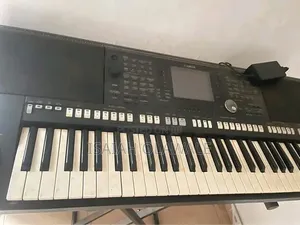 Yamaha PSR S950