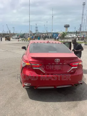 Toyota Camry 2018 Red