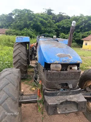 New Holland Tt75