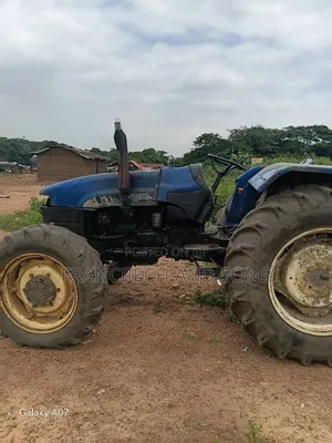 New Holland Tt75
