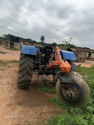 New Holland Tt75
