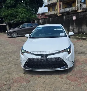 Toyota Corolla 2022 White