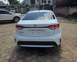 Toyota Corolla 2022 White