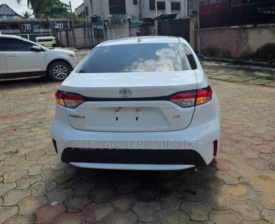 Toyota Corolla 2022 White