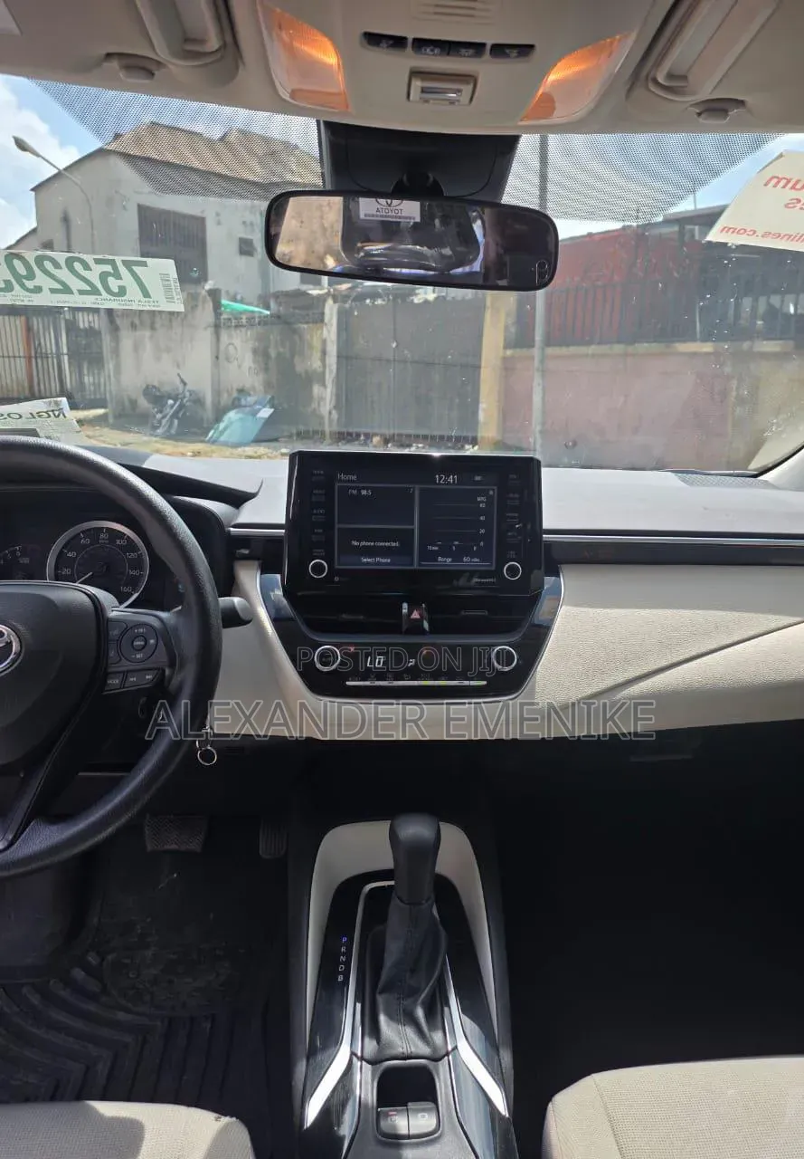 Toyota Corolla 2022 White