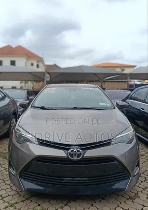Toyota Corolla LE (1.8L 4cyl 2A) 2018 Gray