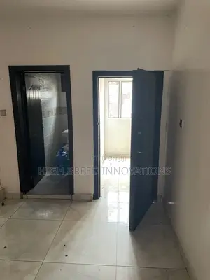 4bdrm Duplex in Chevron for rent