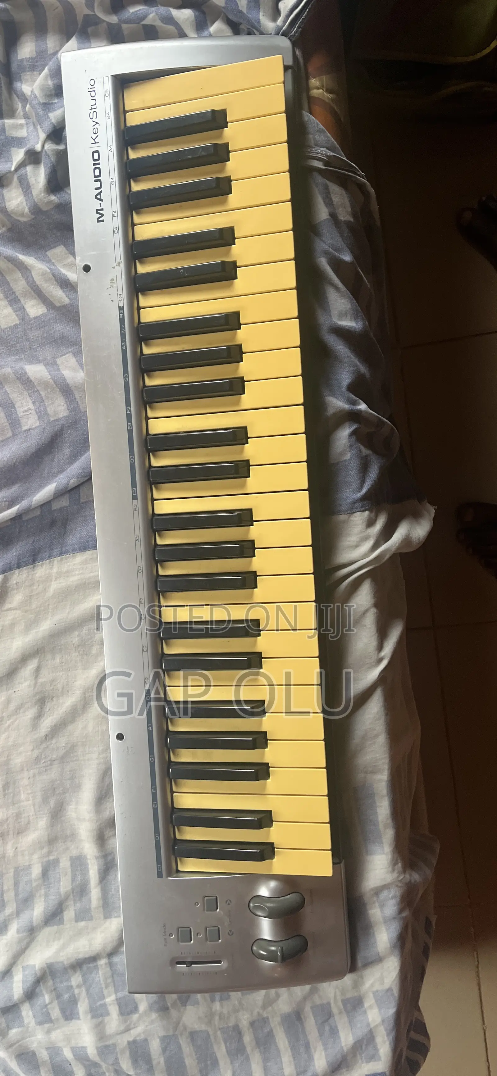 Piano Keyboard for Bits