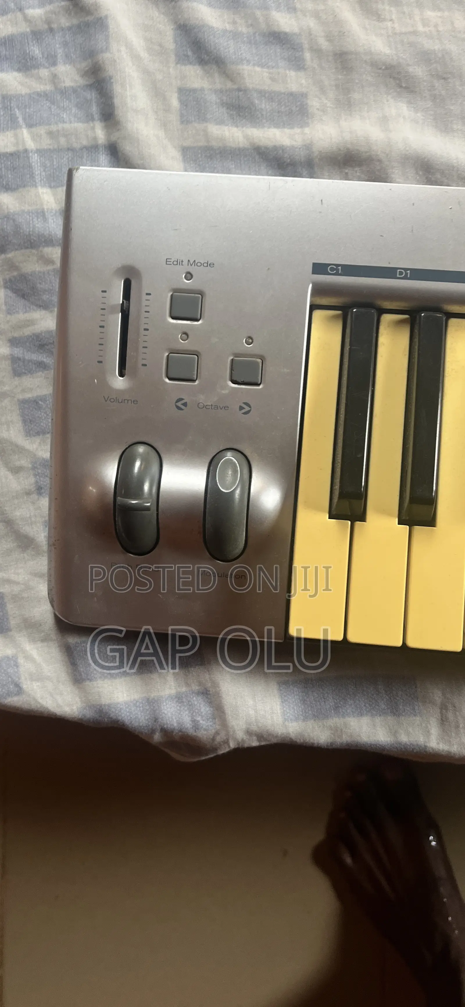 Piano Keyboard for Bits