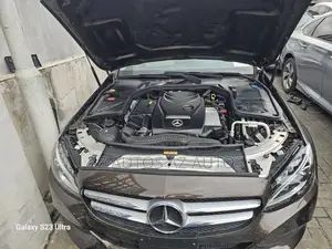 Mercedes-Benz C300 Luxury 4dr AWD 4Matic Sedan (2.0L 4cyl 7A) 2015