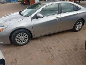 Toyota Camry 2017 Silver