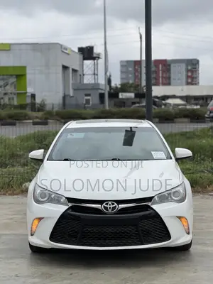 Toyota Camry 2016 White