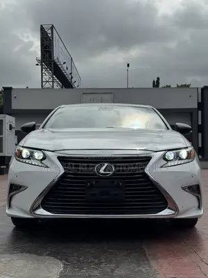 Lexus ES 350 FWD 2015 White