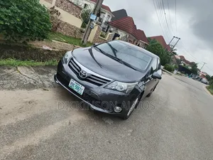 Toyota Avensis 2014 Gray