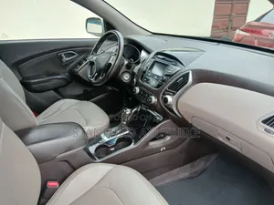 Hyundai Tucson 2015 Silver