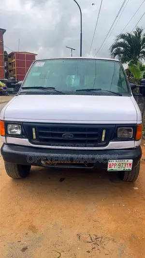 Ford E350 2006 White