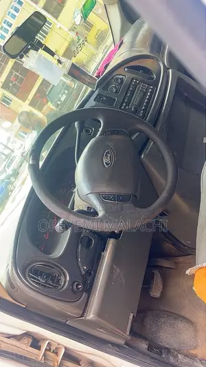 Ford E350 2006 White